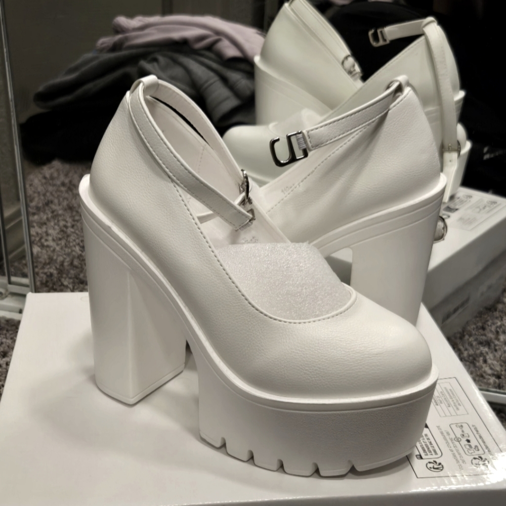 Platform heels - Picture 2 of 7